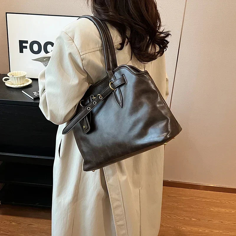 Amelia Retro Tote Bag – Vintage-Inspired and Stylish Everyday Handbag