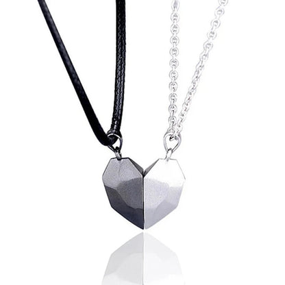 Heartbeat Necklace – Magnetic Heart Pendant