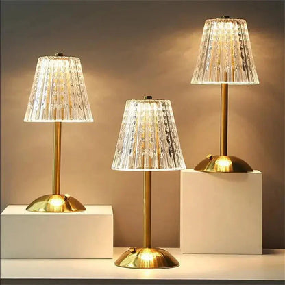 CrystalLuxe - Vintage Table Lamp with Elegant Shine