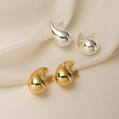 Luna Drop Earrings – Sleek and Modern Minimalist Studs