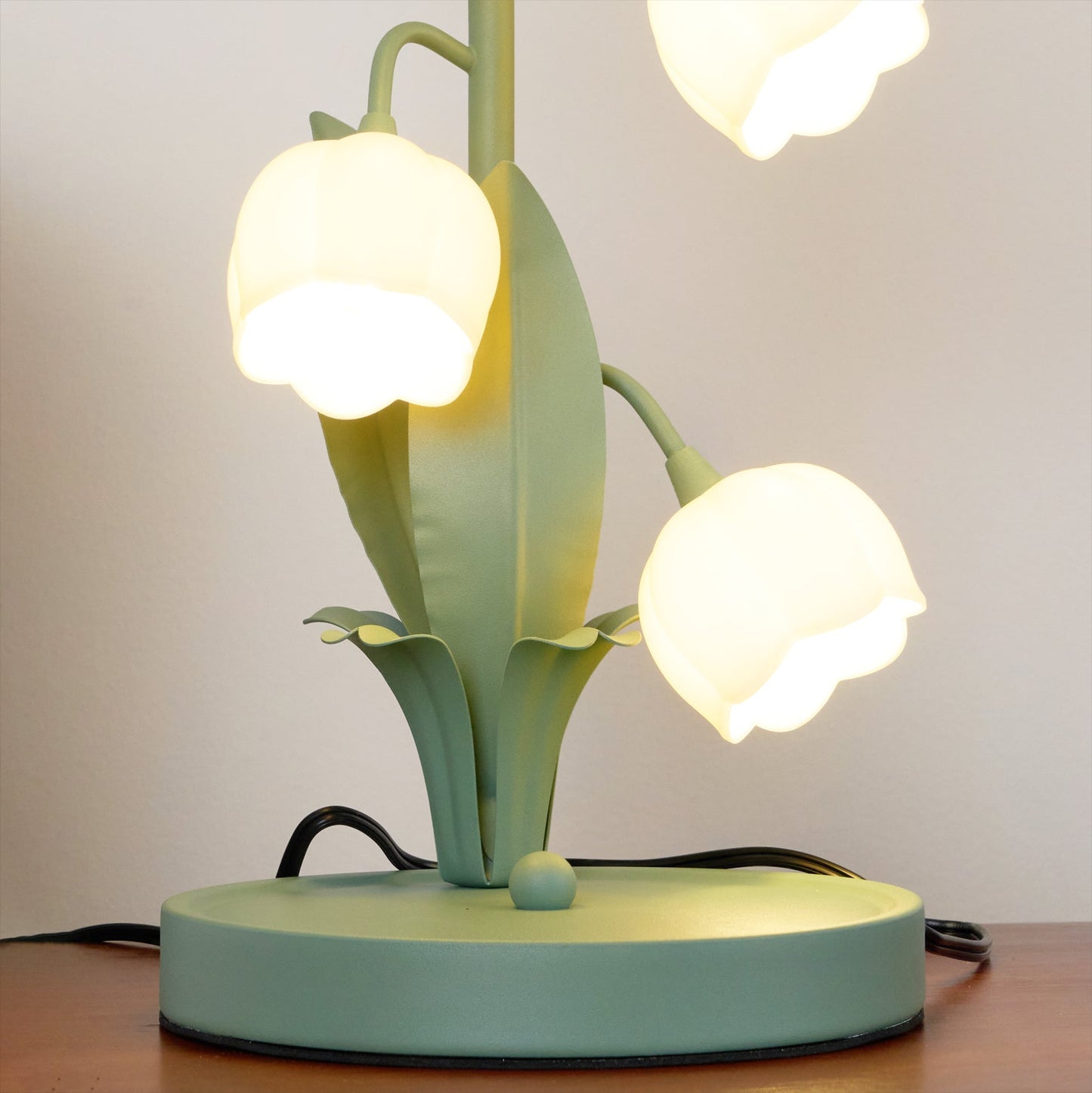 FloraLuxe – Refined Orchid Design Interior Light