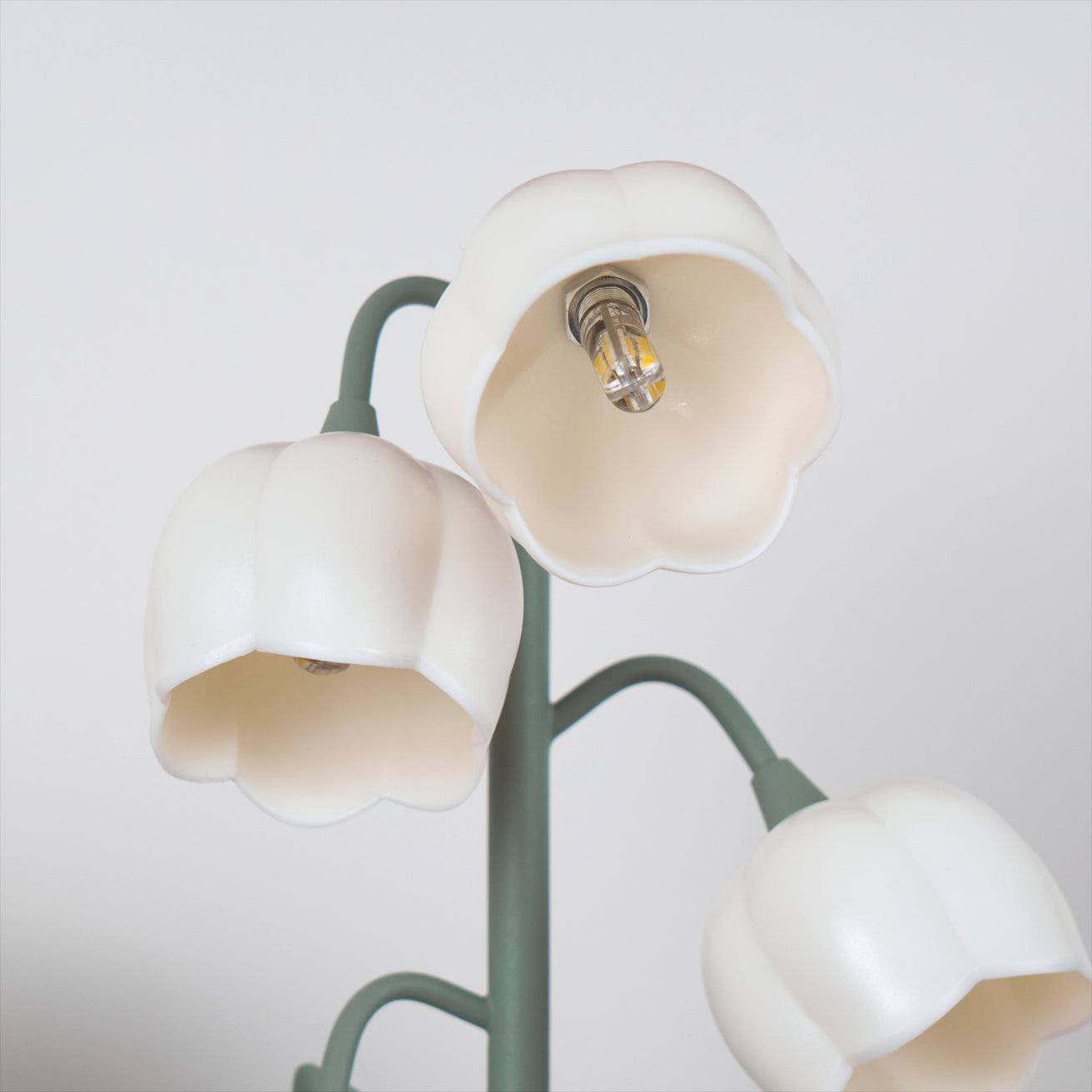 FloraLuxe – Refined Orchid Design Interior Light