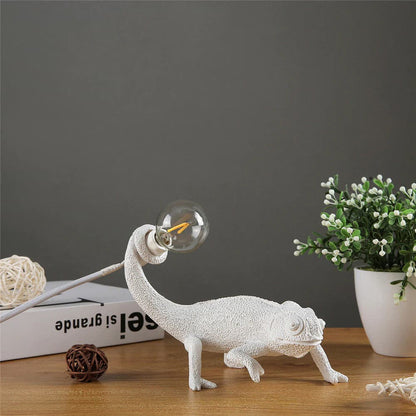 CamouGlow – Resin Table Lamp with Charming Chameleon Detail