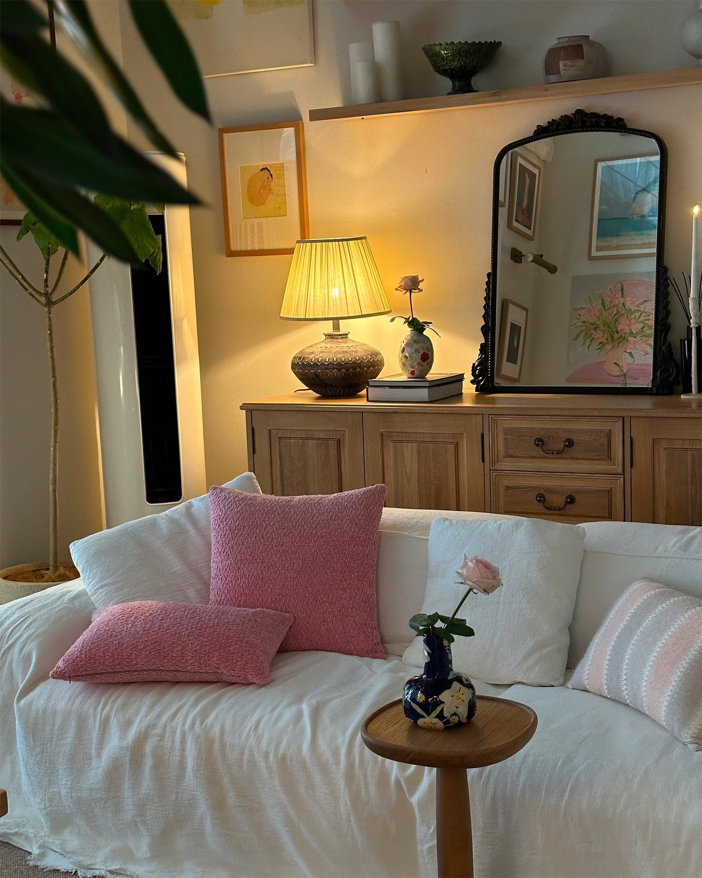 CeramiGlow - Elegant Table Lamp