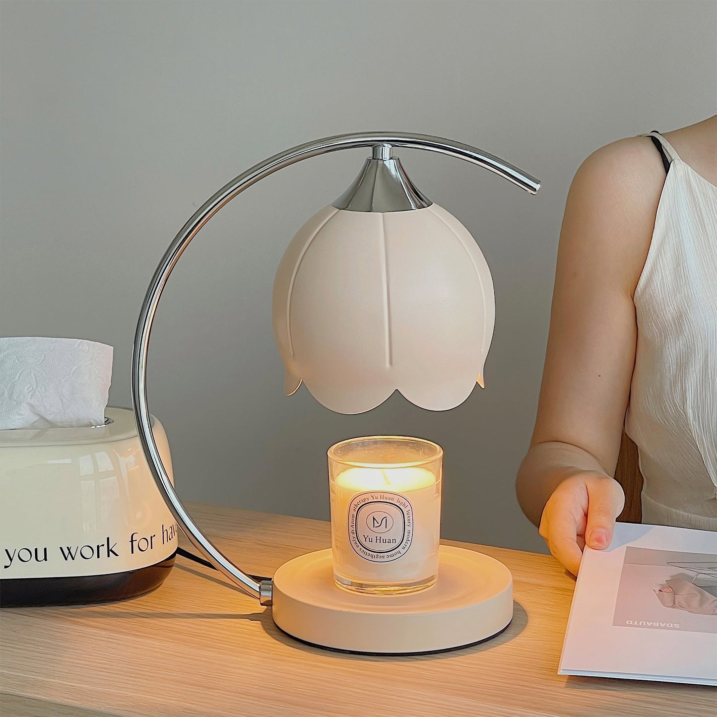 PetalRadiance - Table Lamp
