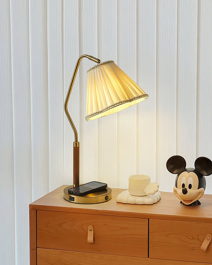 GlamourLux – Luxurious Fabric Table Lamp