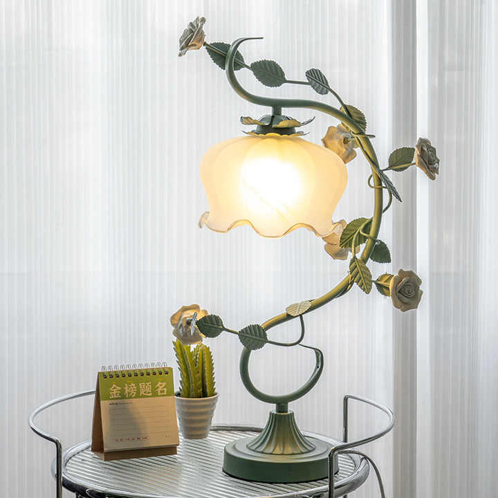 BloomLuxe - Luxe Rose Lamp