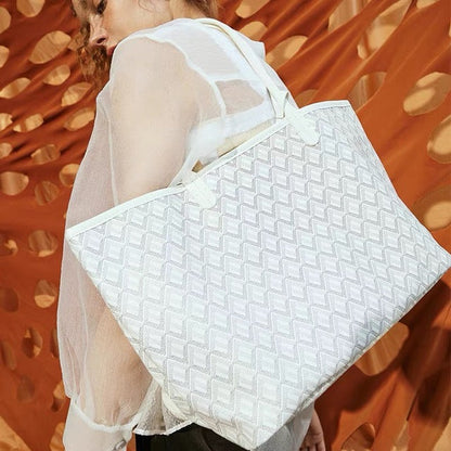 Millicent™ Confidence On Shoulder