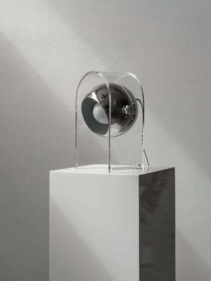 LuxeTouch - Sophisticated Table Lamp with Touch Activation