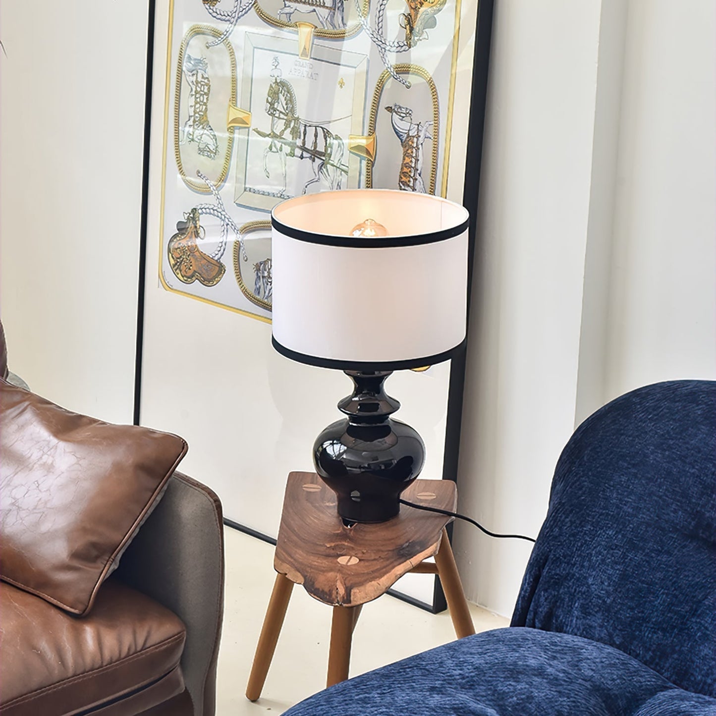 VintageGlow - Lamp with Classic Jar Design and Gentle Light