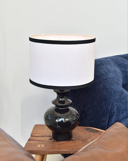 VintageGlow - Lamp with Classic Jar Design and Gentle Light