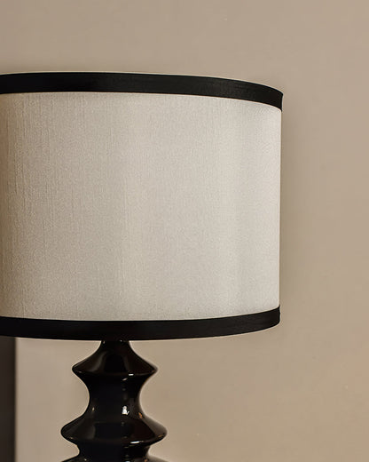 VintageGlow - Lamp with Classic Jar Design and Gentle Light
