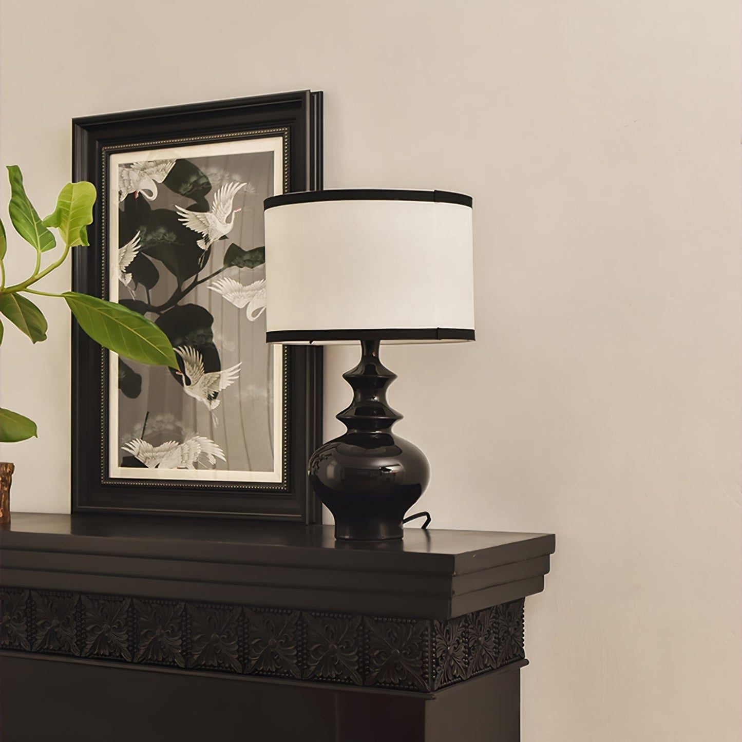 VintageGlow - Lamp with Classic Jar Design and Gentle Light