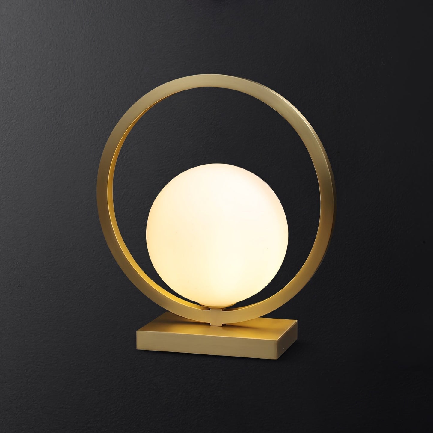 LuxeBrass - Table Lamp with Brass Touch and Atmospheric Lighting