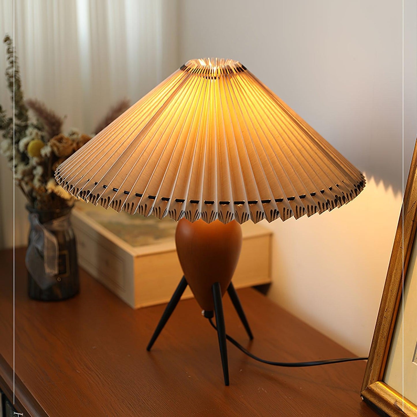 EcoBeam – Modern Tripod LED Lamp with Fabric Shade