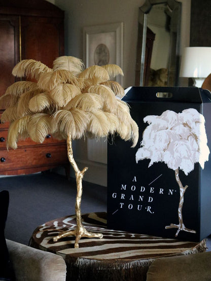FeatherGlam – Luxurious Table Lamp