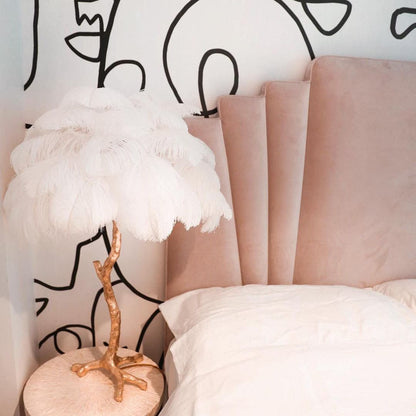 FeatherGlam – Luxurious Table Lamp