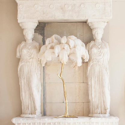 FeatherGlam – Luxurious Table Lamp