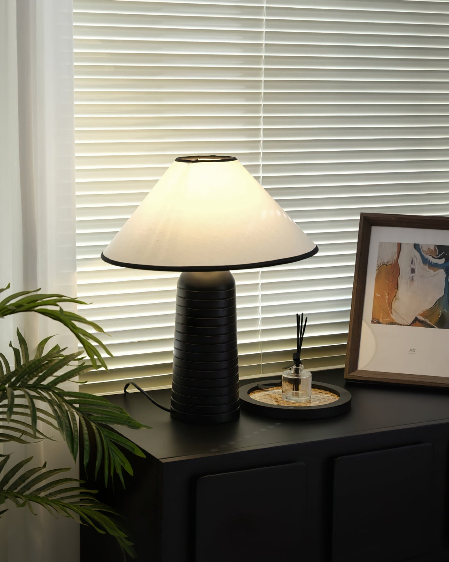 LuxePalisades - Geometrically Designed Table Lamp with Warm Glow