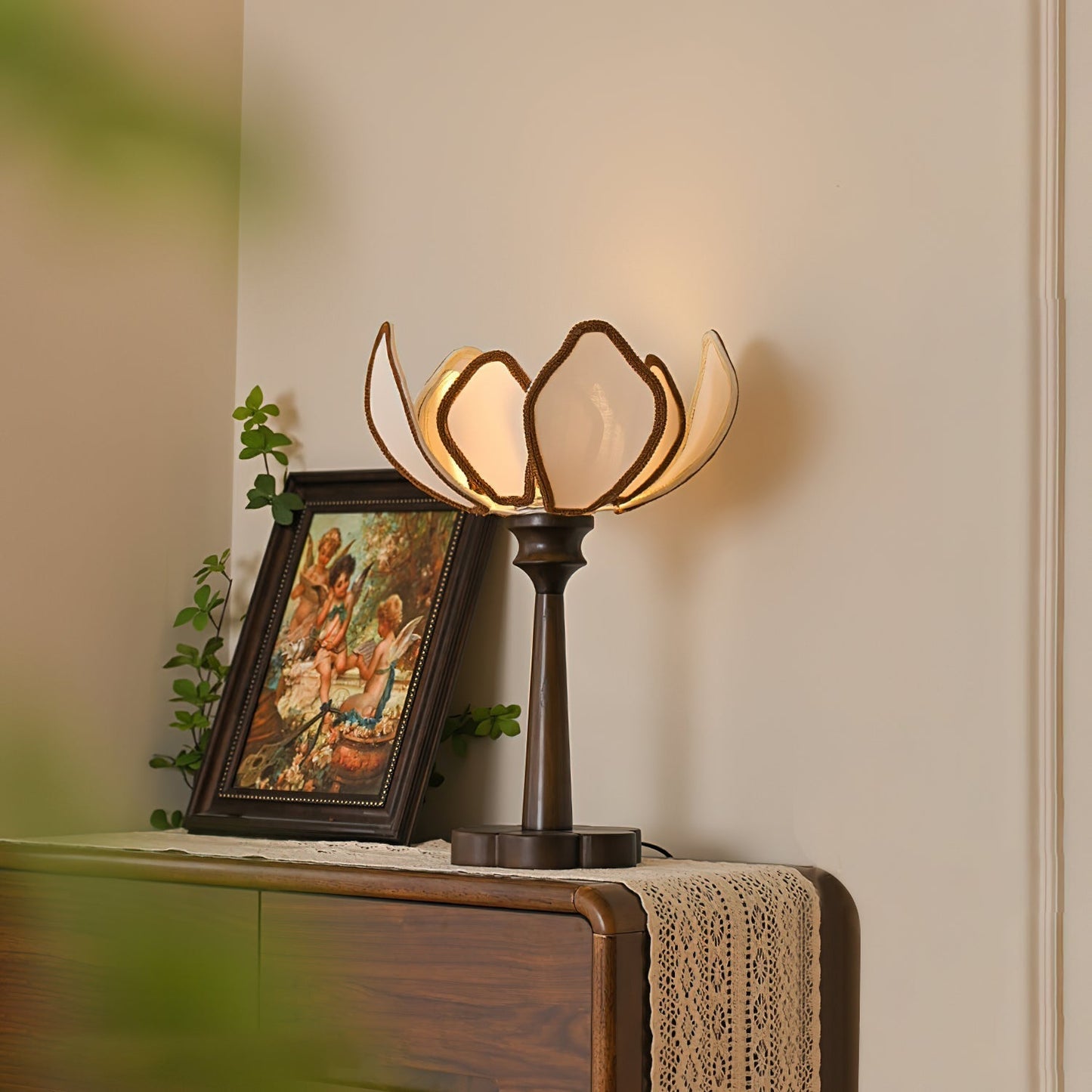 PaulineBeam - Modern Table Lamp