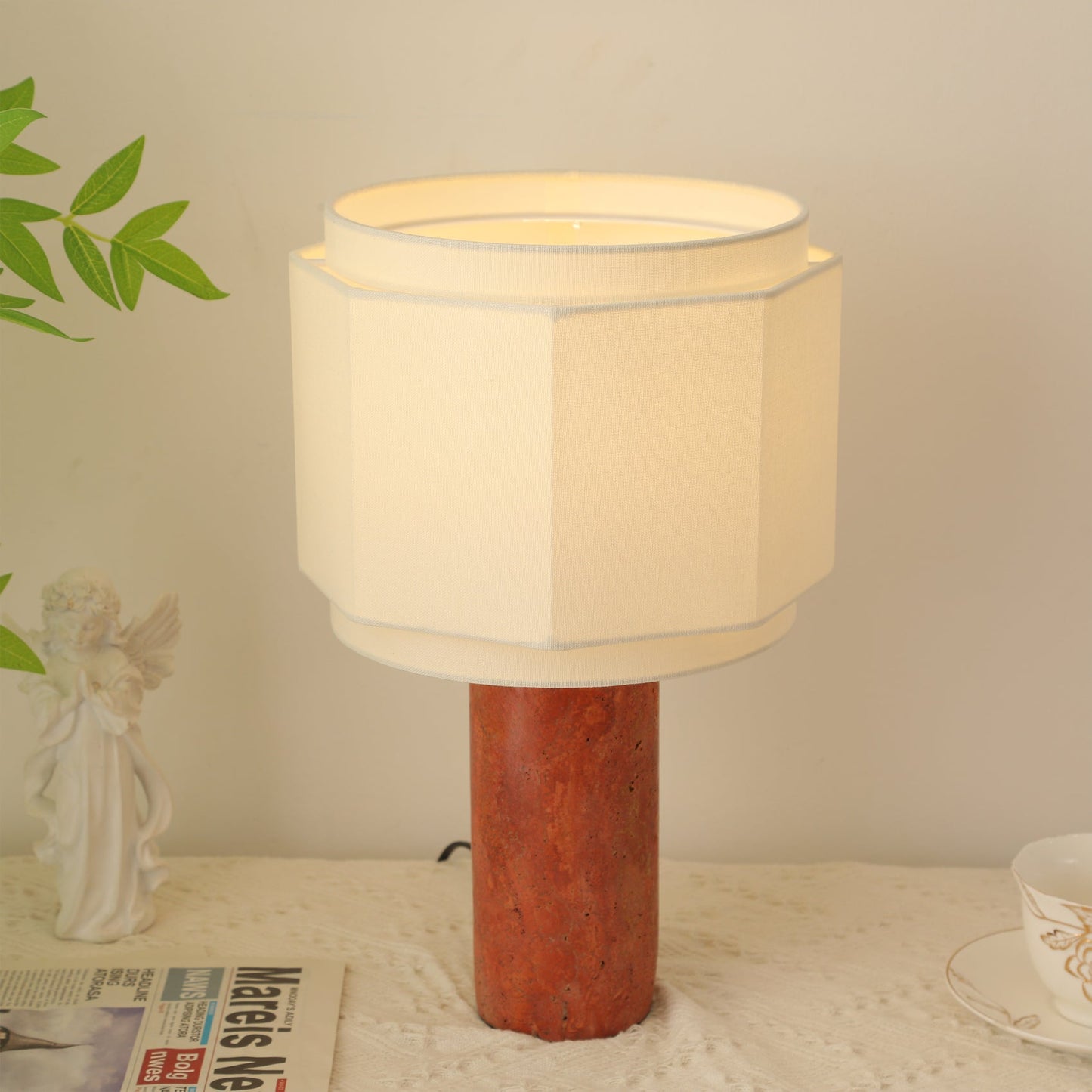 PipitoRay - Sleek Table Lamp