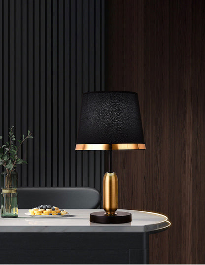 NoirBeam – Sleek Table Lamp in Gold and Black for Subtle Lighting