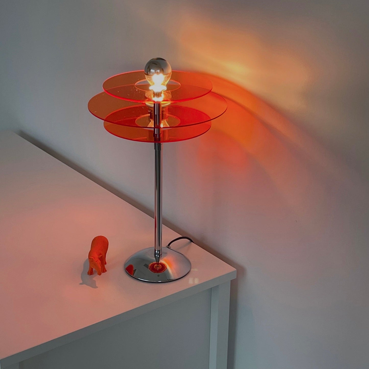 ReflectaLume – Stylish Geometric Table Lamp