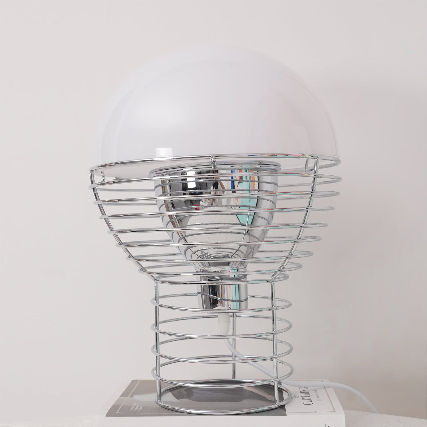 WireAura - Elegant Desk Lamp