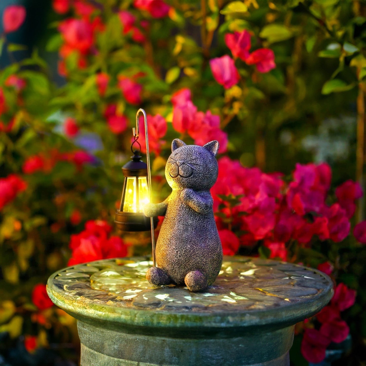 GlowPaw - Golden Cat with Soft Glow