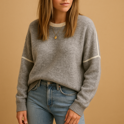 Knitted women’s sweater with crew neck | Marije