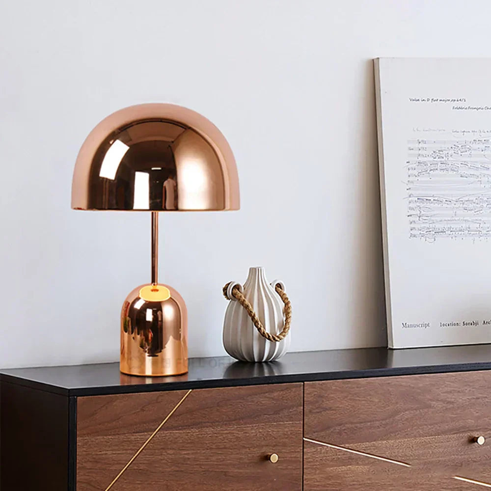 CopperElegance - Sophisticated Table Lamp