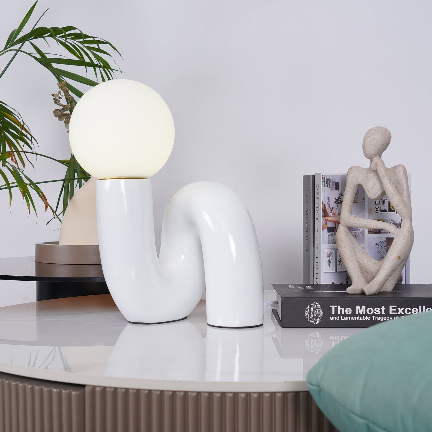 SpiralGlow – Elegant Resin and Glass Table Lamp