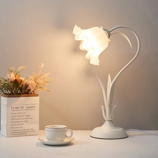 BloomBeam - Adjustable Retro Table Lamp
