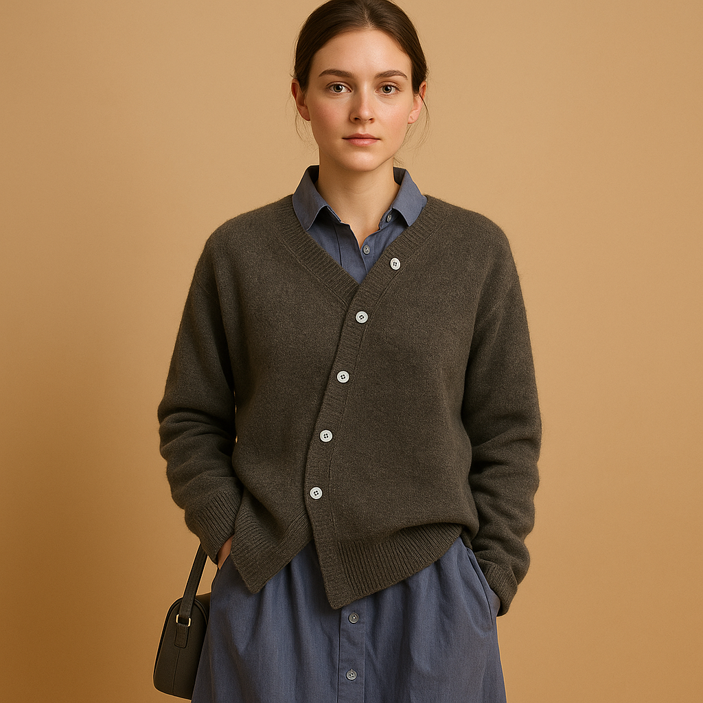 Warm knitted women’s sweater with a wool-look | Yara